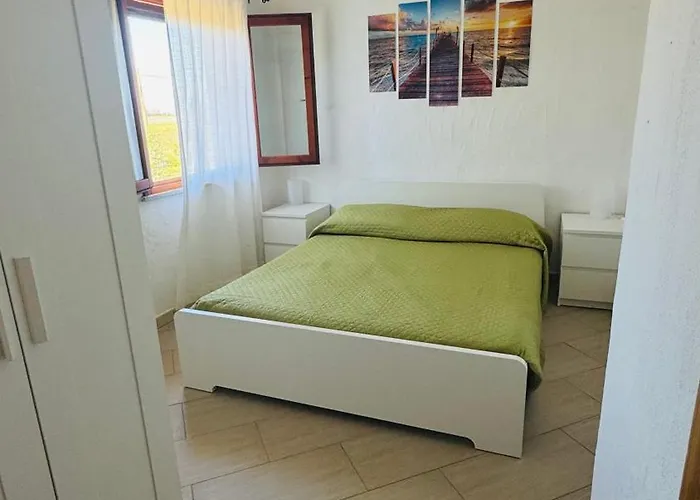 Arianna - Porto Pino Tatil Evi *